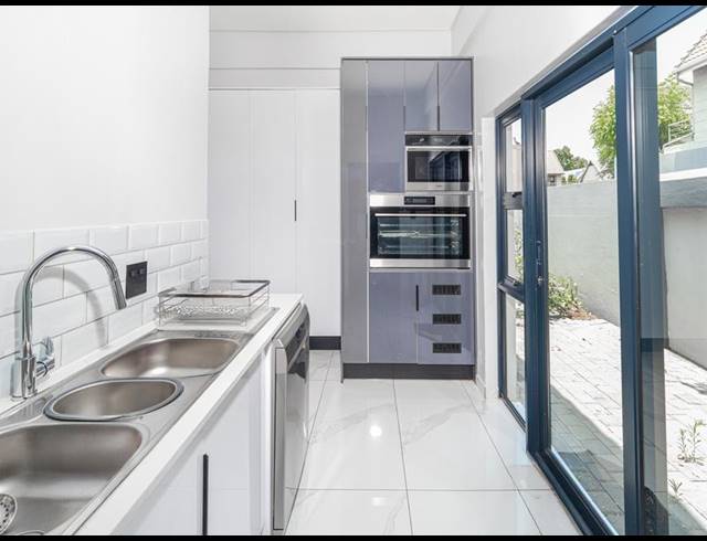 6 BEDROOM HOUSE FOR SALE IN ZWARTKOP GOLF ESTATE
